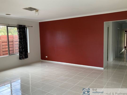 18 Olive Grove, Officer - Photo 1