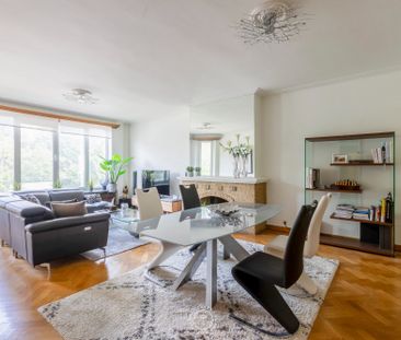 Ruim appartement met 2 slaapkamers en terras, zicht op het stadspark - Foto 2