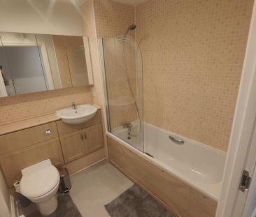 2 bedroom flat to rent - Photo 2