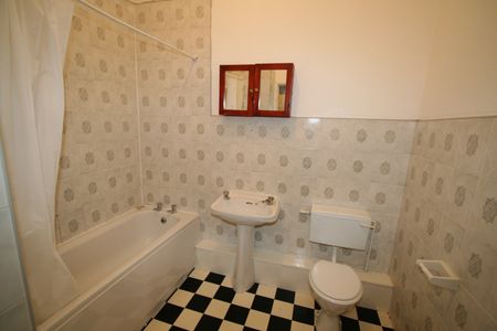 11 SPRING ROAD Leeds - LS6 1AD - Photo 5