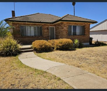 LOVELY FAMILY HOME - Photo 6