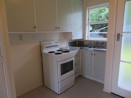 Neat and tidy bedit. - Photo 2