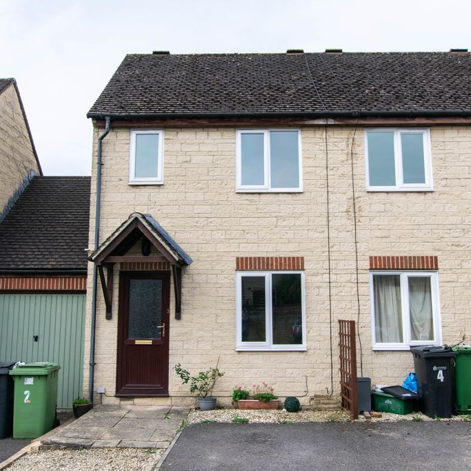 Smiths Field, Cirencester GL7 1XX - Photo 1