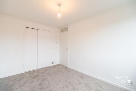 3 bedroom link detached house to rent - Photo 3