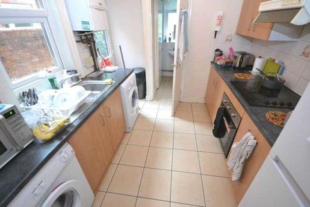 Grange Avenue, Reading, Berkshire, RG6 - Photo 5
