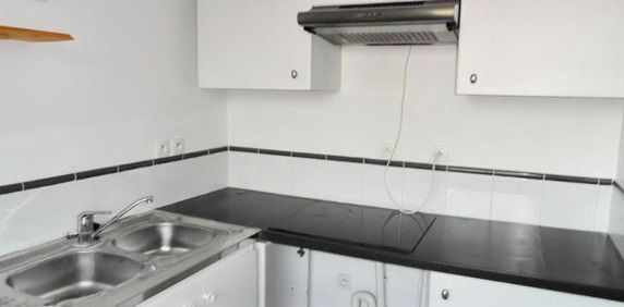 Location Appartement 2 pièces 47m² LYS LEZ LANNOY 59390 - Photo 2