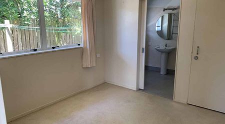 Sunny and conveniently located - Photo 5