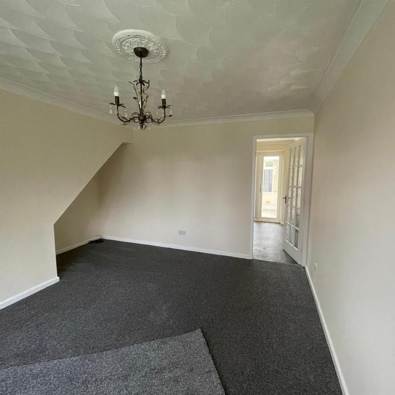 2 bedroom terraced house to rent - Photo 1