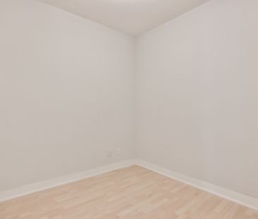 1 Bedroom + Den - Photo 4