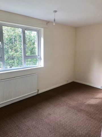 Woodstock Close, Leicester - Photo 2