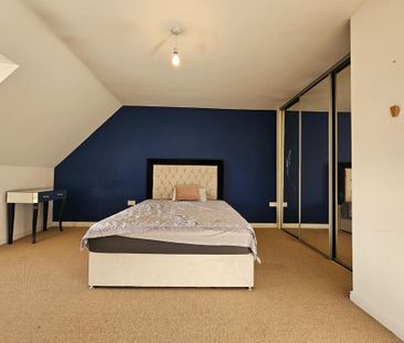 4 bedroom semi-detached house to rent - Photo 6