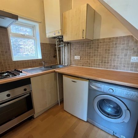 1 Bedroom Apartment To Let - Photo 3