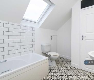 3 bedroom terraced house to rent - Photo 6