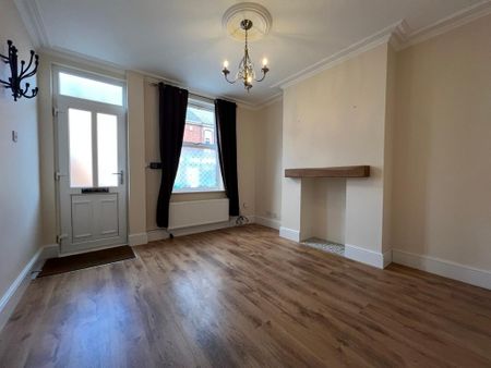 2 bedroom terraced house to rent - Photo 2