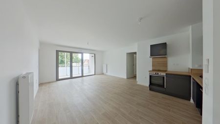 Location Appartement 4 pièces 82m² POITIERS 86000 - Photo 3