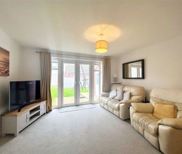 Hook Drive - 2 bed to let - Photo 1