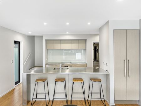 105 Caledonian Road, St. Albans - Photo 2