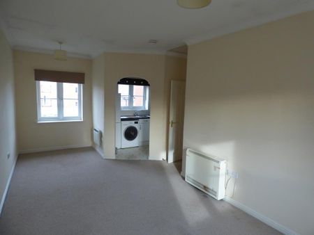 2 bedroom flat to rent - Photo 2