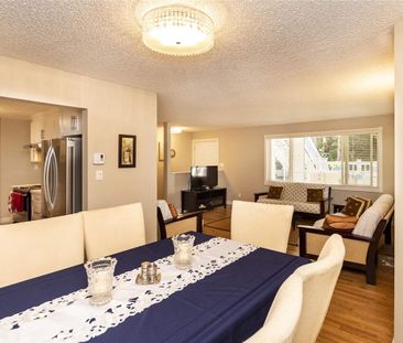 Corner Unit Lower Floor Townhome in Newton One Park – Prime Location! - Photo 5