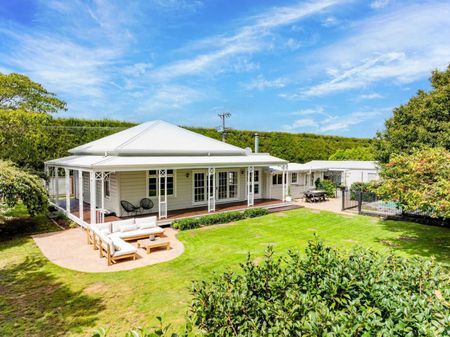 Three bedroom semi-rural character home close ... - Photo 5