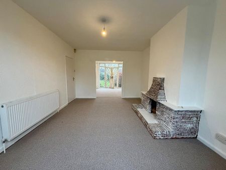 3 bedroom semi-detached house to rent - Photo 2