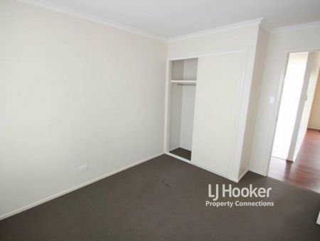 BEAUTFUL FAMILY HOME IN A PRIME LOCATION! - Photo 3