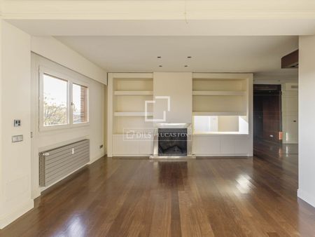 Excellent duplex for rent in Nueva España, Madrid - Photo 2