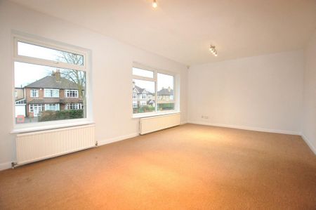 4 bedroom semi-detached house to rent - Photo 4