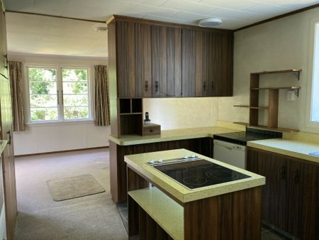 Family Living - Photo 4