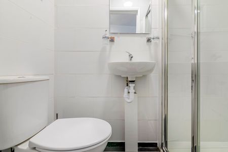 1 Bed Flat, Balfour Road, IG1 - Photo 5