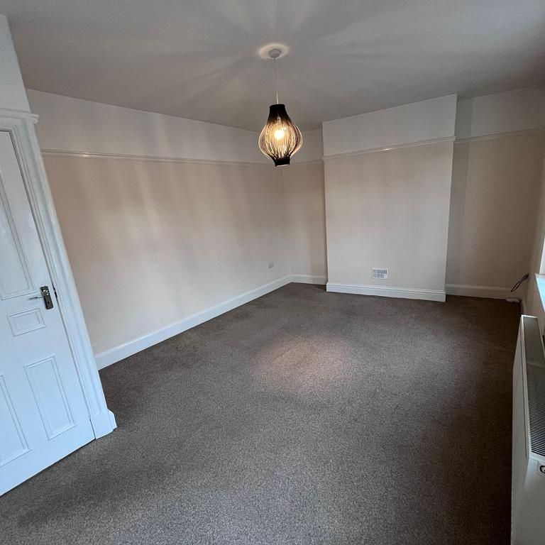3 bedroom flat to rent - Photo 1