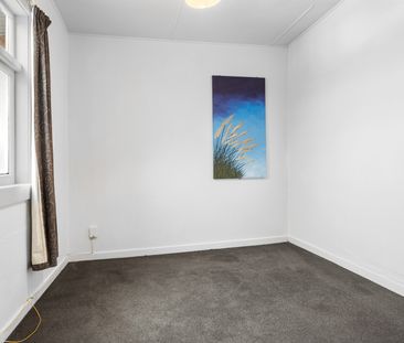 2-Bedroom Flat with 2 Off-street Carparks - Photo 3