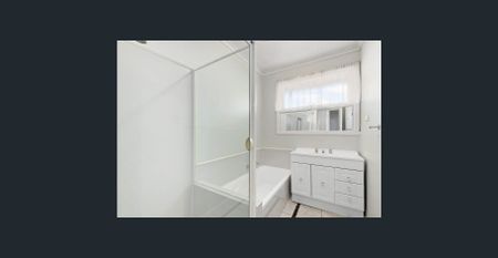 Location Location! - Photo 3