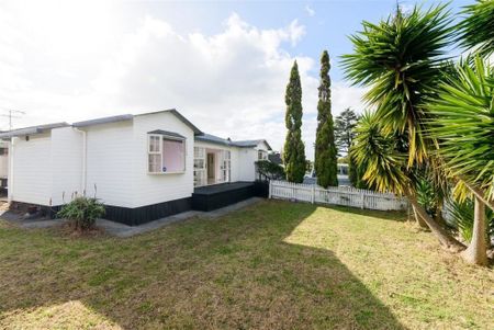 3 bedroom+1 Utility Mt Wellington - Photo 4