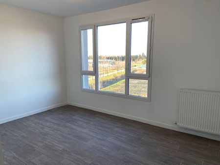 Location Appartement 4 pièces 83m² - Photo 2