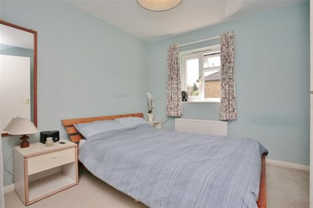 2 bedroom semi-detached house to rent - Photo 4