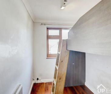 3 bedroom end of terrace house to rent - Photo 3