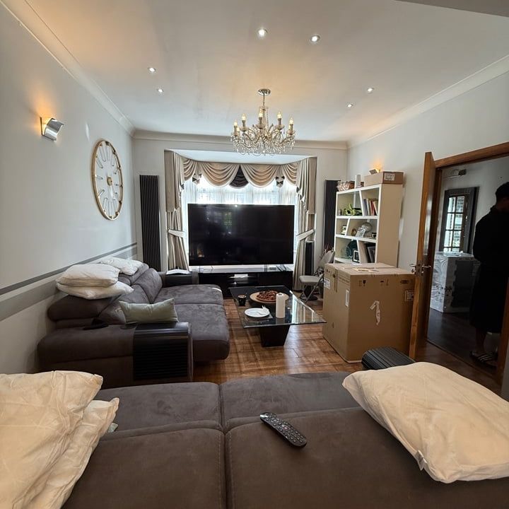 4 Bed Terraced House, Roll Gardens, IG2 - Photo 1