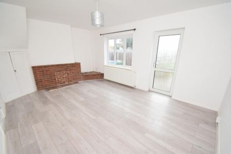 3 bedroom terraced house to rent - Photo 2