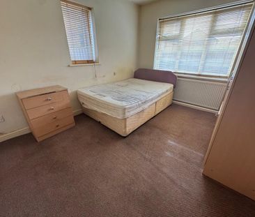 4 bedroom house to rent - Photo 3