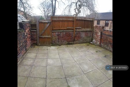 2 bedroom terraced house to rent - Photo 4