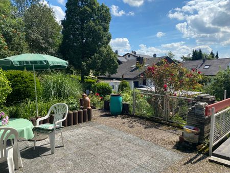 Großzügige Wohnung mit Terrasse und Garten - Foto 2