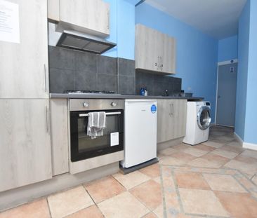 1 bedroom Flat To Let - Photo 5