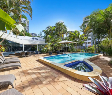 Fully Furnished Coastal Apartment - Steps from the Beach! - Photo 5