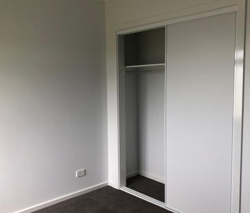 Central Modern Townhouse - Photo 5