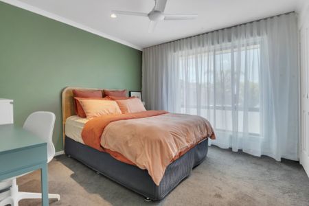 Immaculate Furnished (Optional) 1 Bedroom Studio Apartment! - Photo 2