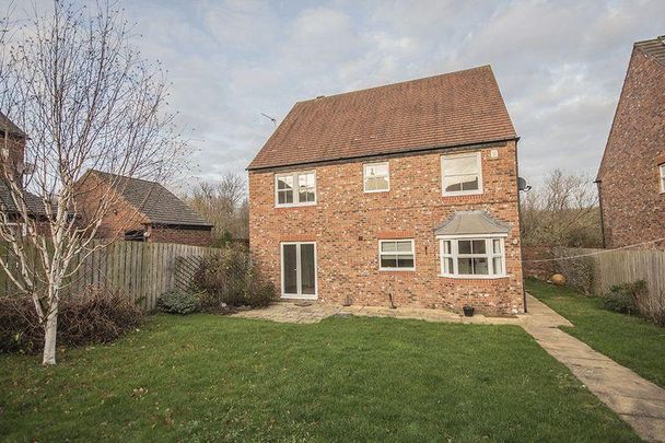 4 bedroom detached house to rent - Photo 1