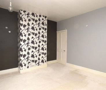 4 bedroom terraced house to rent - Photo 5