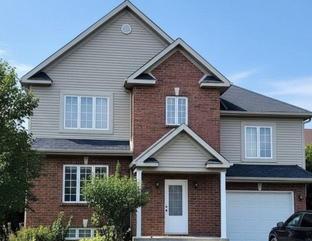 À louer / Maison à étages - Photo 1