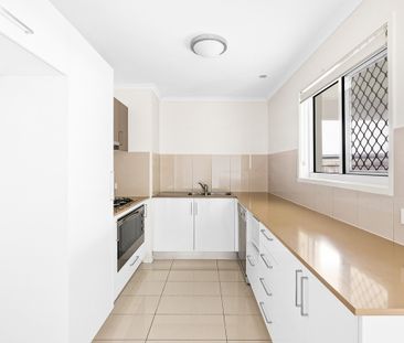 FANTASTIC 3 BEDROOM DUPLEX - Photo 1